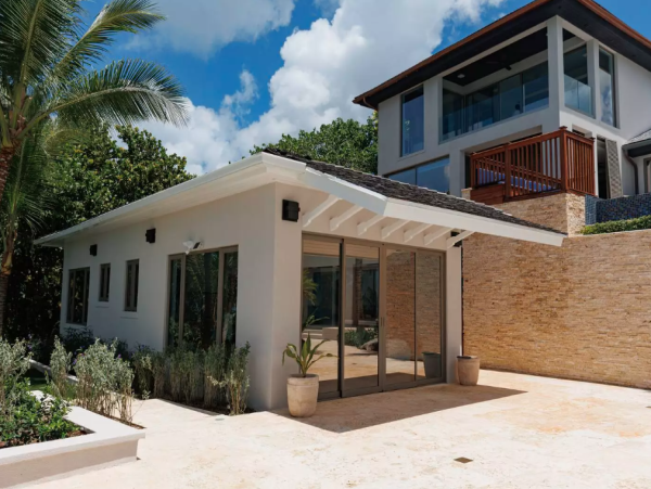 Experience Luxury Five Bedroom Retreat - Your Bohemian Escape in Nassau
